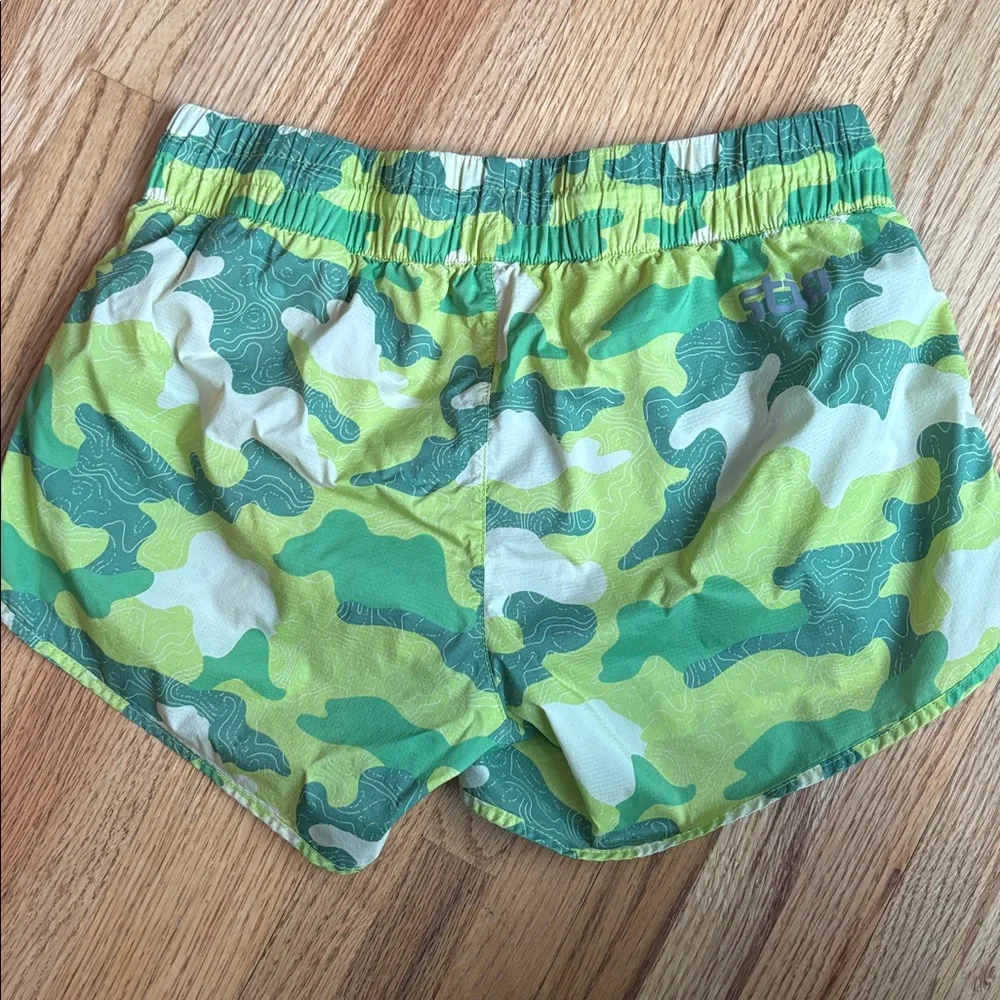 Stio small green camo Performance running Shorts - Picture 4 of 6